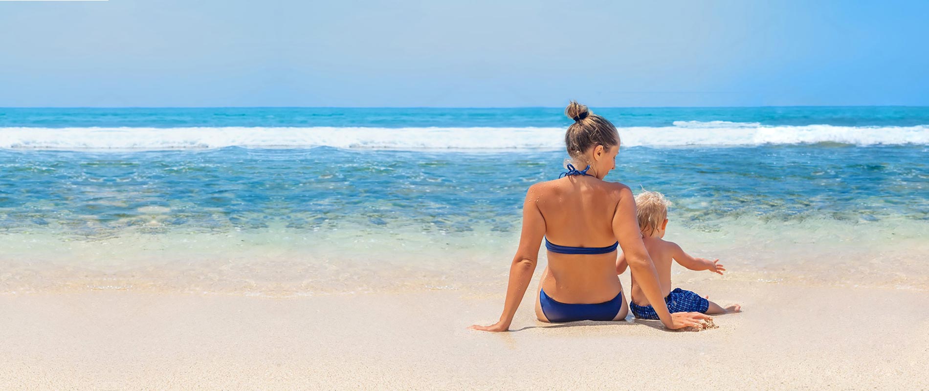 mamma-figlio-spiaggia