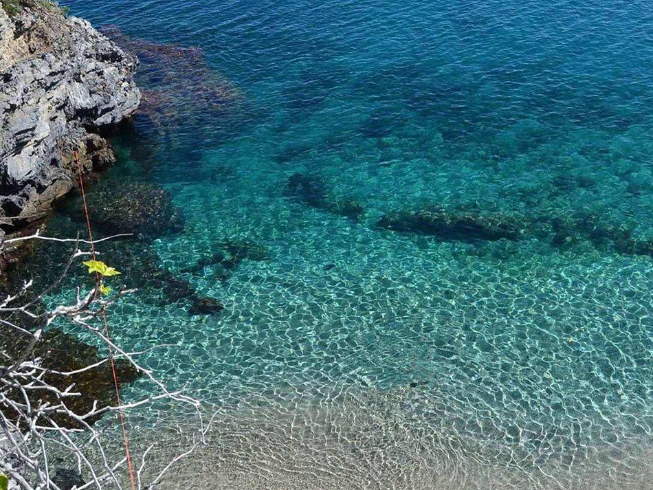 Noli mare pulito e cristallino