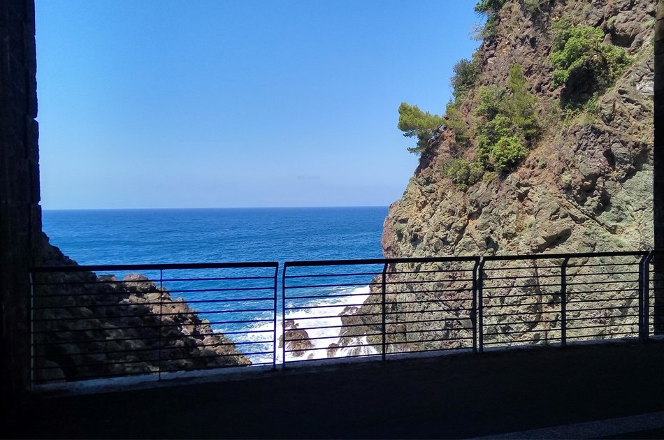 Levanto pista ciclopedonale scorcio suggestivo sul mare