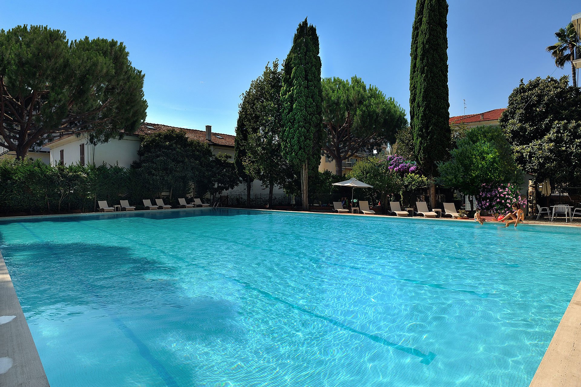 Piscina-hotel-raffy Piscina-hotel-raffy