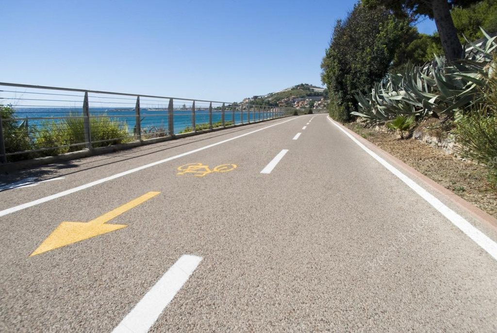 Sanremo pista ciclabile sul lungomare
