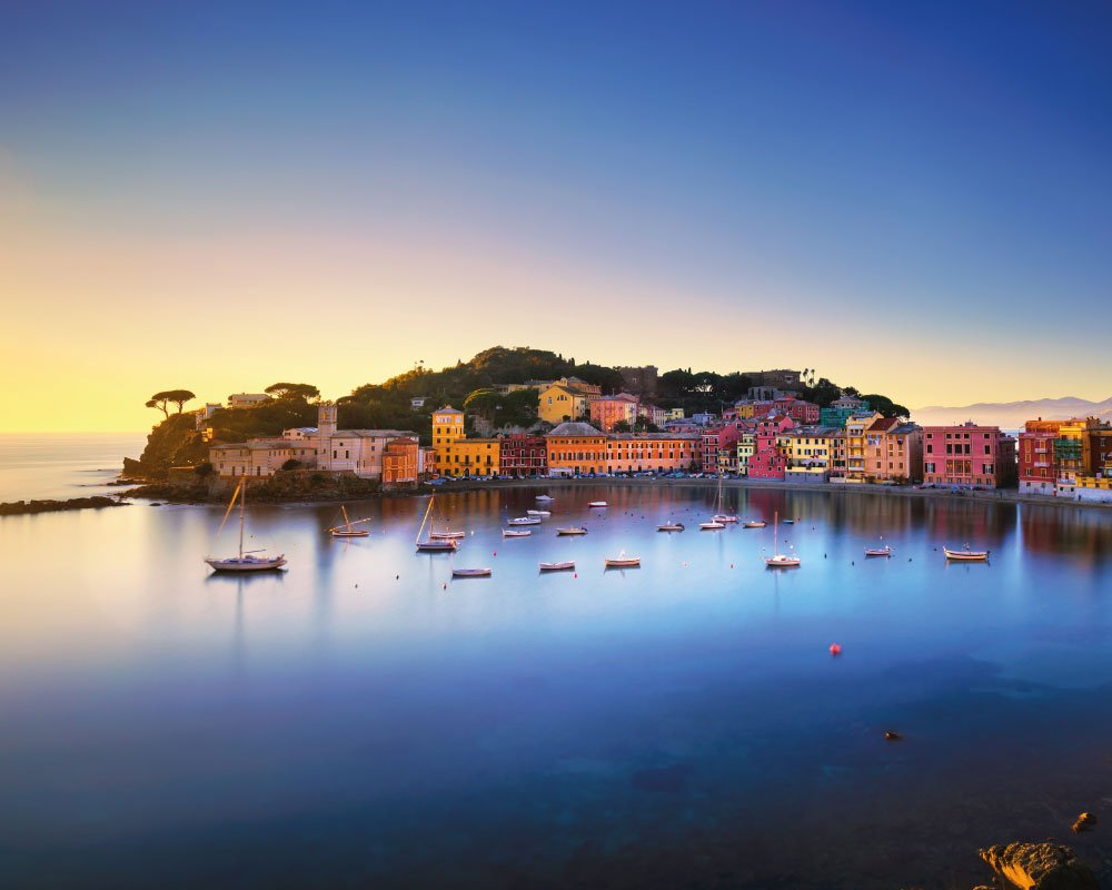 vista su porto in liguria riviera dei bambini