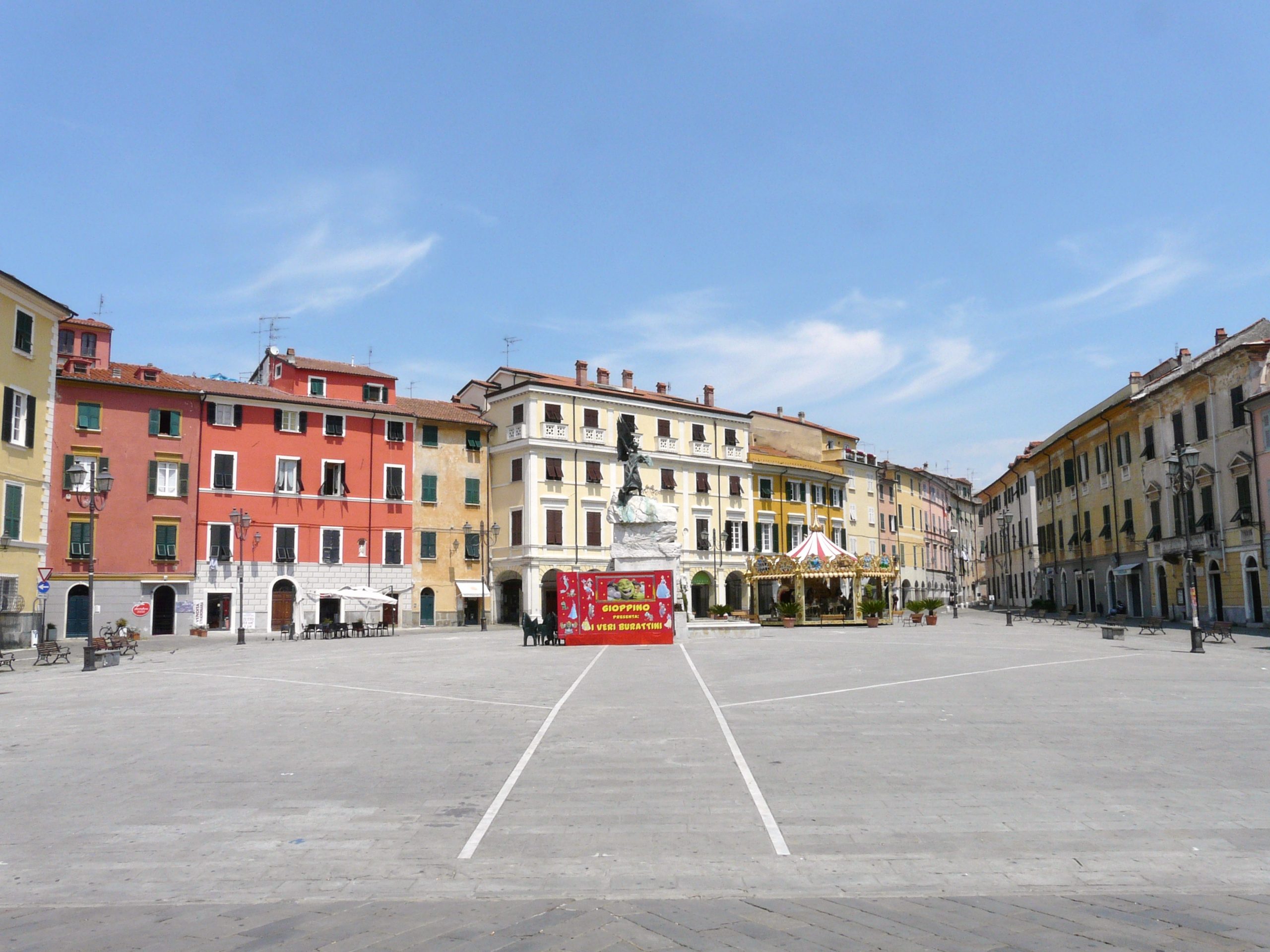 Sarzana-piazza_Matteotti Sarzana-piazza_Matteotti