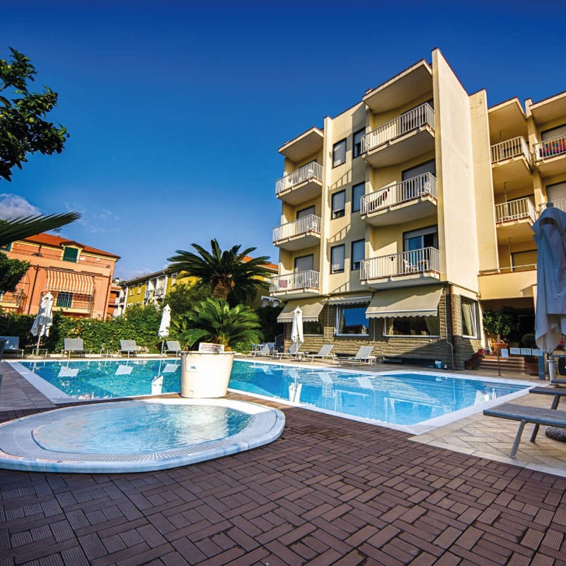 piscina-idromassaggio-riviera-dei-bambini-hotel-splendid piscina-idromassaggio-riviera-dei-bambini-hotel-splendid