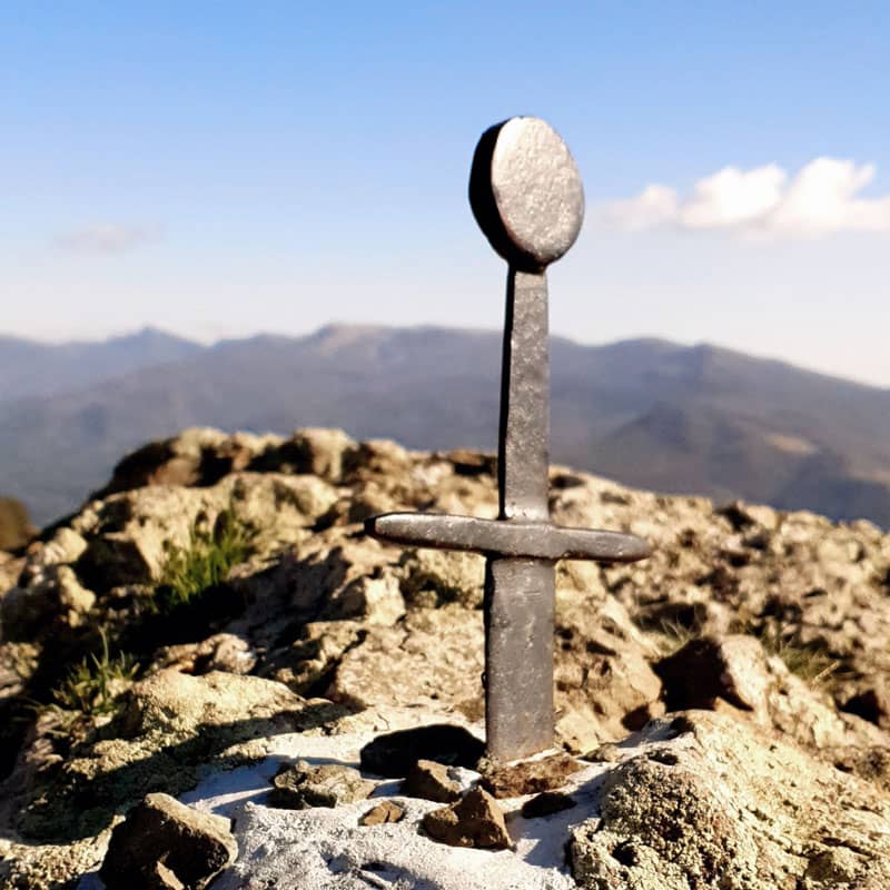 Spada nella roccia in cima al monte Gifarco