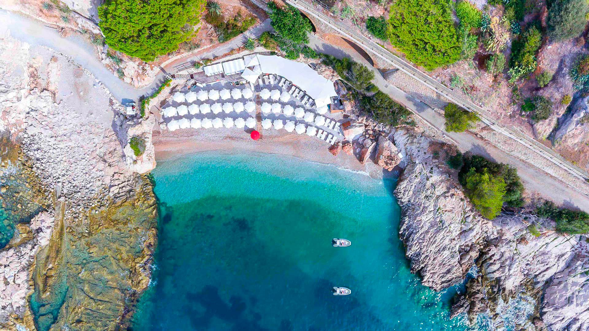 La spiaggia dei Balzi Rossi vista dall’alto La spiaggia dei Balzi Rossi vista dall'alto