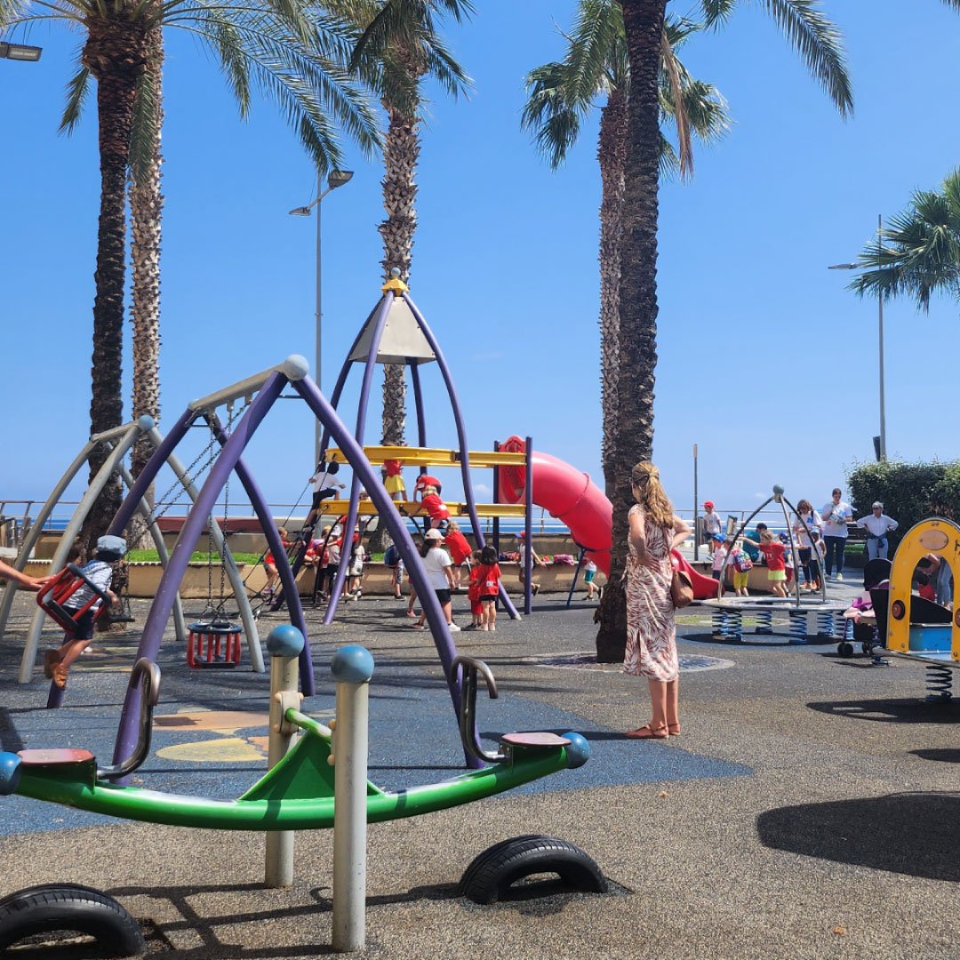 Area giochi bimbi sulla passeggiata di Loano