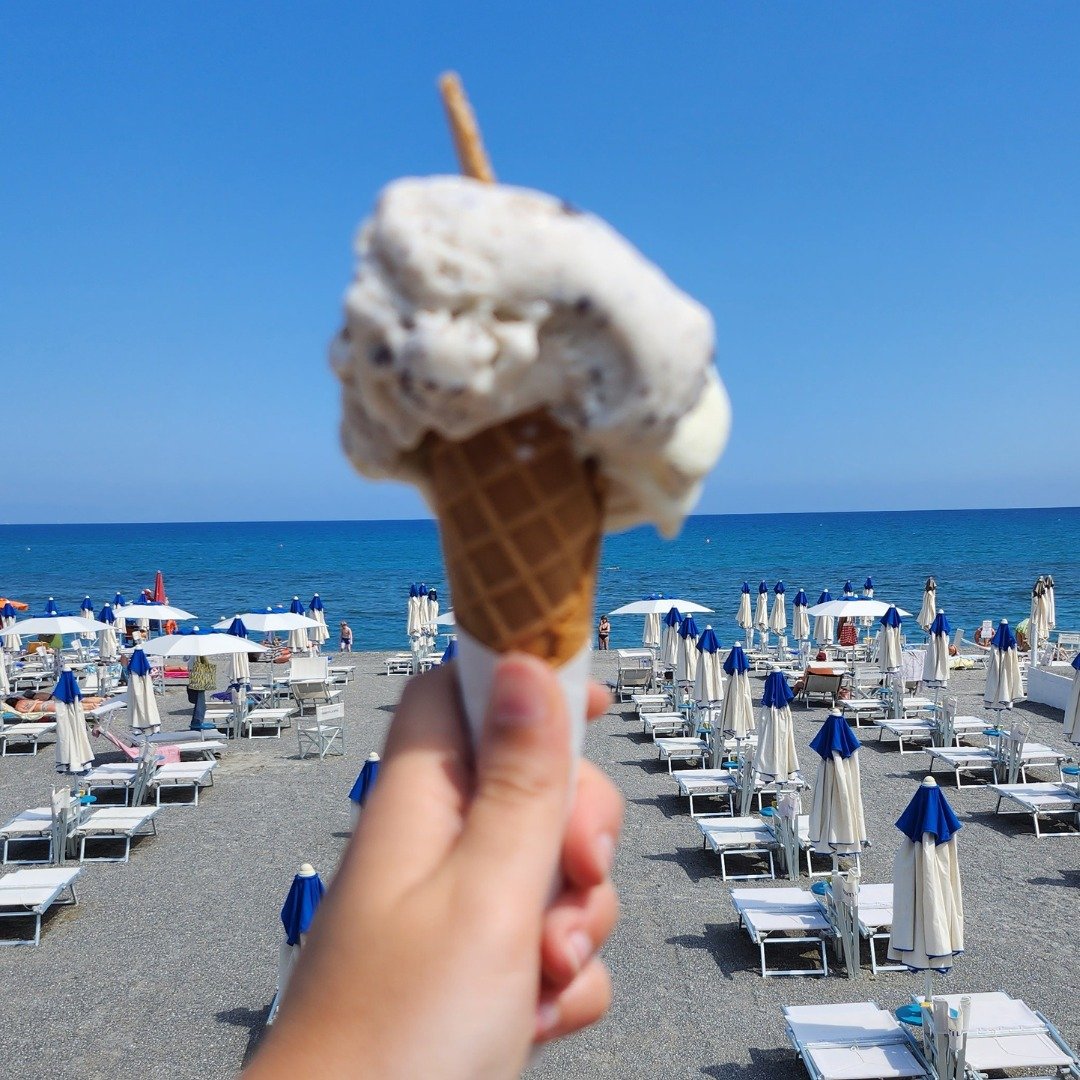 Gelato in spiaggia a Loano