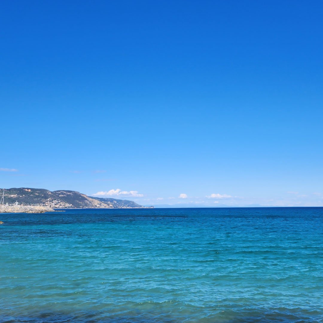 Il mare di Loano premiato dalla Bandiera blu