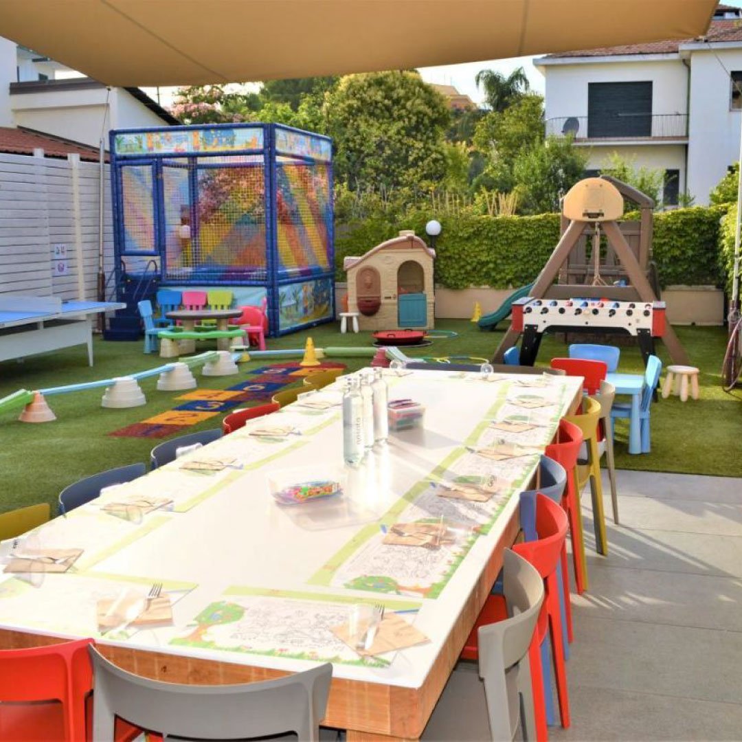 area giochi bimbi esterna-family hotel la baia diano marina area giochi bimbi esterna-family hotel la baia diano marina