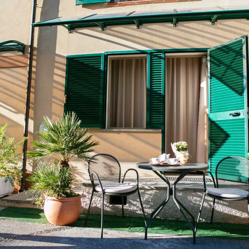 Hotel delle Rose Diano Marina Camera con spazio esterno Hotel delle Rose Diano Marina Camera con spazio esterno