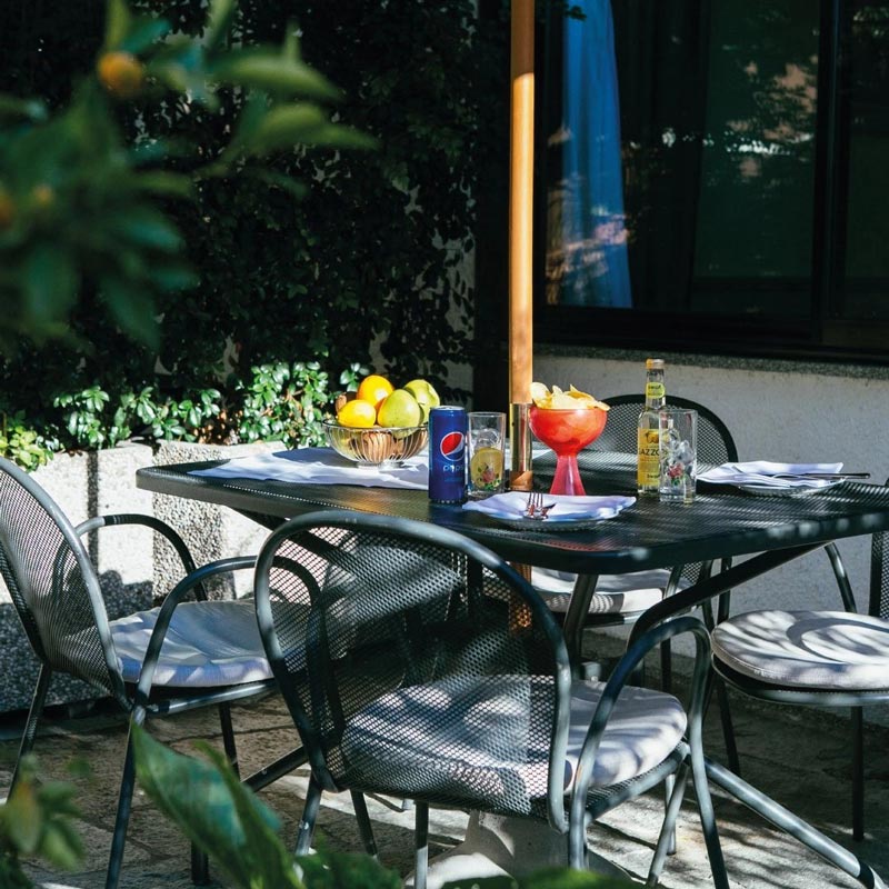 family-room-hotel-delle-rose-giardino