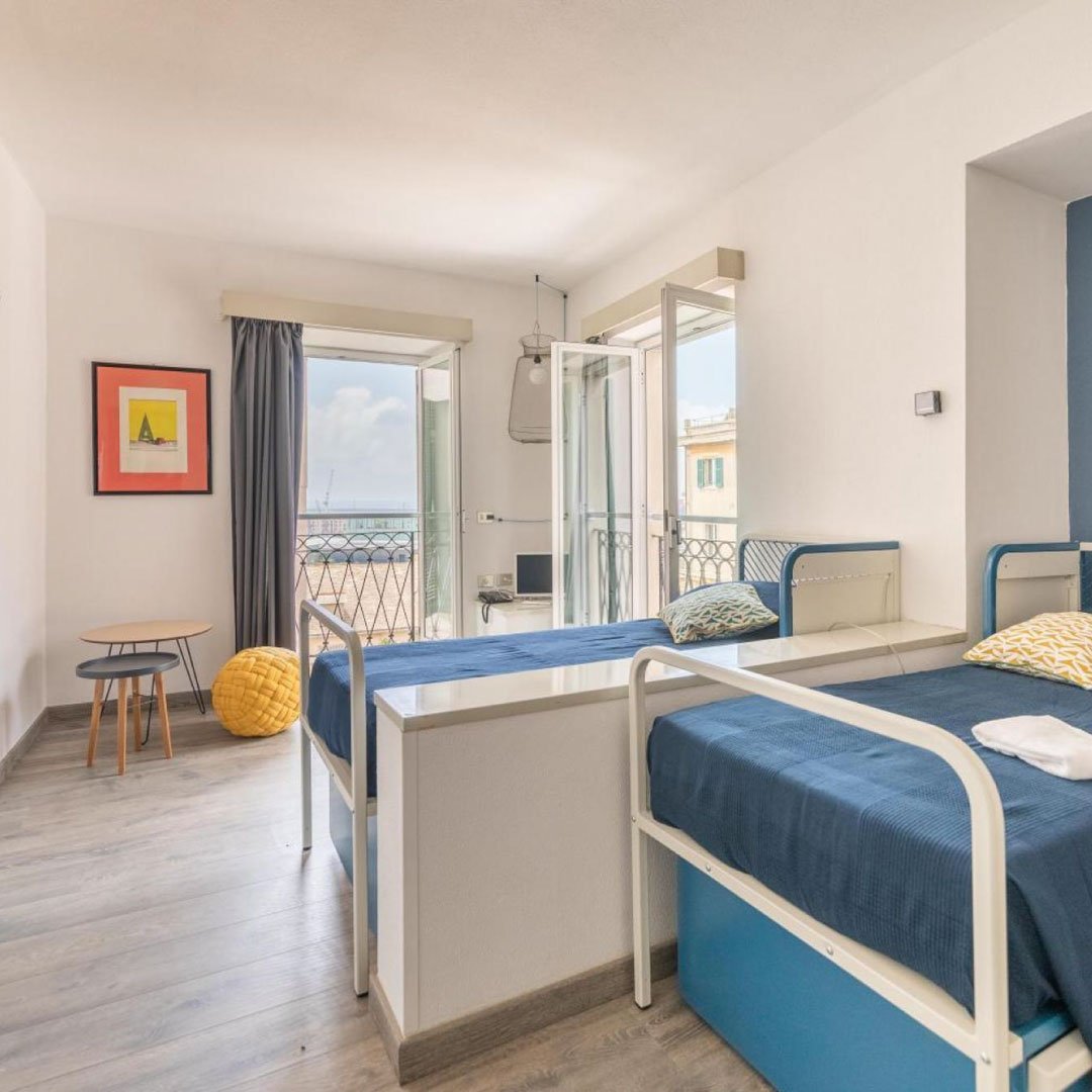 camera familiare con bagno privato Ostello Bello Genova camera familiare con bagno privato ostello bello genova